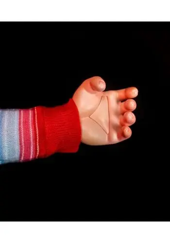 TRICK OR TREAT STUDIOS Ultimate Chucky Doll Decoration 4 TRICK OR TREAT STUDIOS Ultimate Chucky Doll Decoration - Image 4